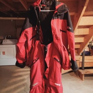 Gore-tex Pro Qualifier/Bass Pro Shops, jacket and bibs, Size Large